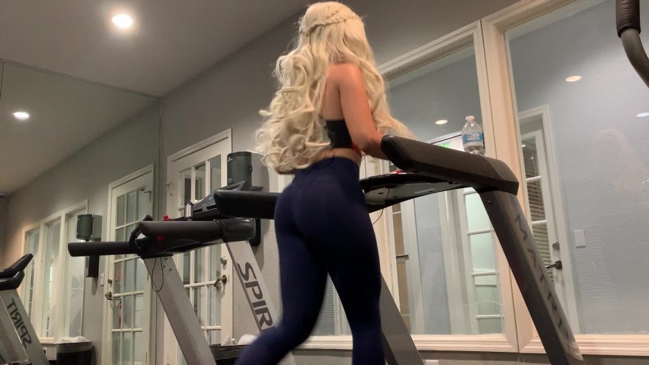 Sabrina Collins – realsabc – Workout With Yoga Pants in Treadmill